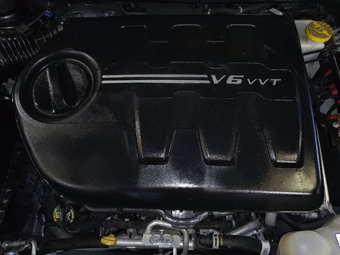 Used 2019 Jeep Cherokee Latitude Plus image 30