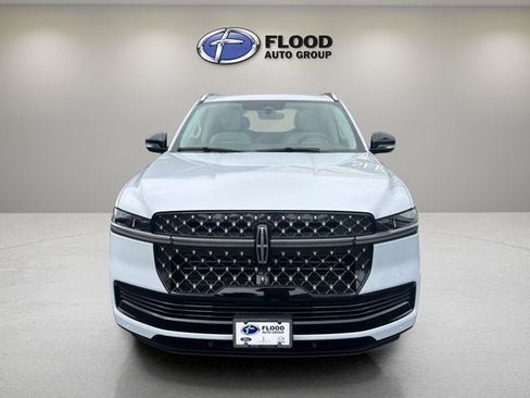 New 2026 Lincoln Navigator Black Label AWD/4WD image 2