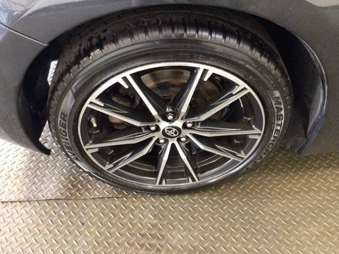 Used 2017 Toyota 86 RWD image 21