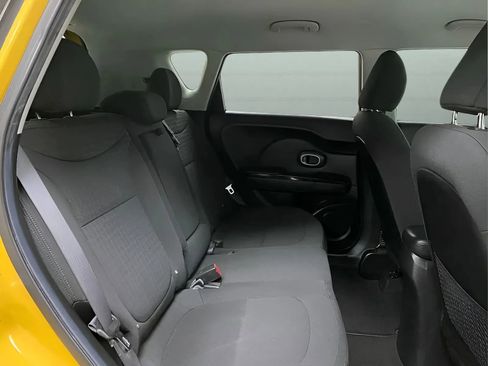 Used 2015 Kia Soul ! FWD image 13
