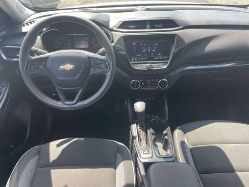Used 2023 Chevrolet TrailBlazer LT w/ Convenience Package AWD/4WD image 12