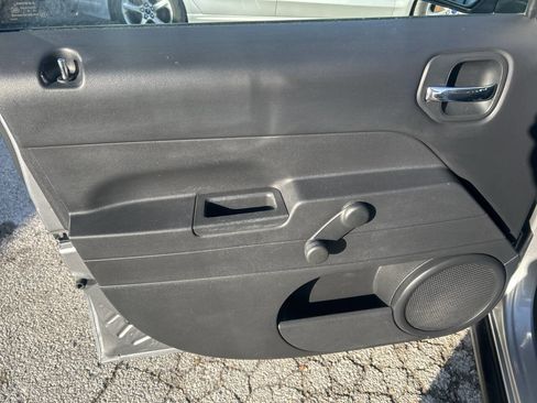 Used 2017 Jeep Patriot Sport w/ Tire & Wheel Group image 13