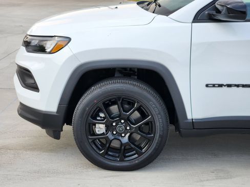 New 2026 Jeep Compass Latitude AWD/4WD image 10