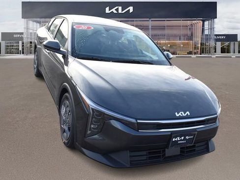 New 2026 Kia K4 FWD image 10
