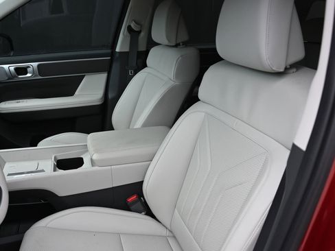 Used 2025 Hyundai Santa Fe SEL image 11