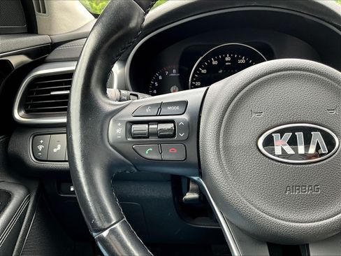 Used 2016 Kia Sorento SX FWD image 11