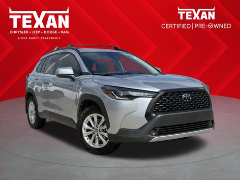 Used 2024 Toyota Corolla Cross LE FWD image 1