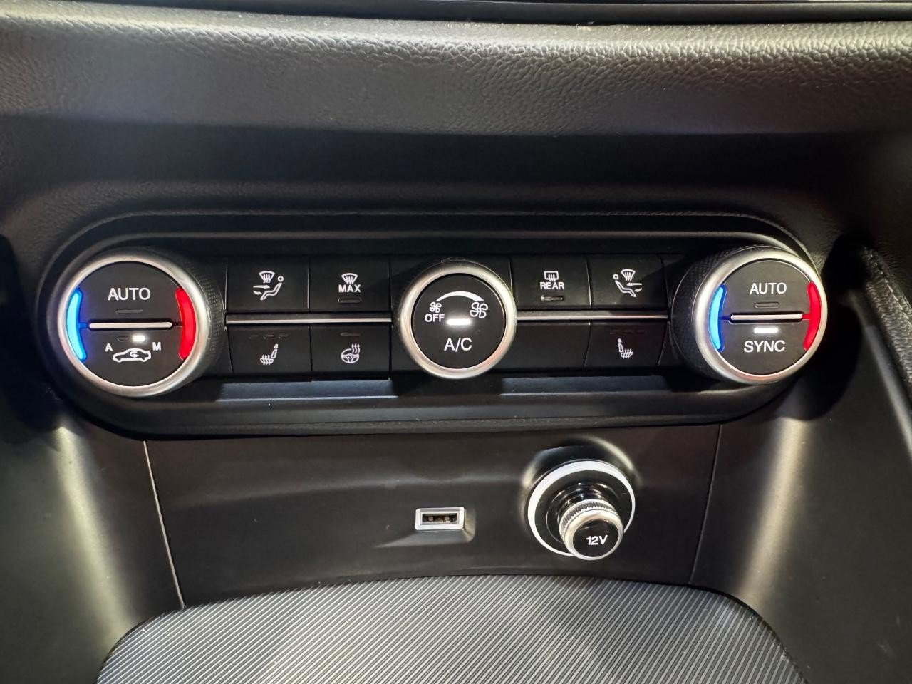 Used 2024 Alfa Romeo Stelvio Ti w/ Performance Driving Package AWD/4WD image 24