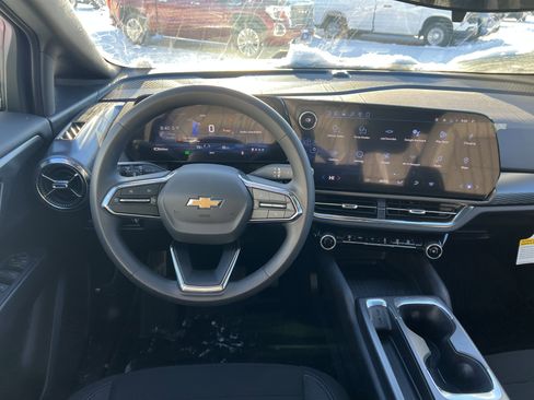 New 2026 Chevrolet Equinox EV LT image 5