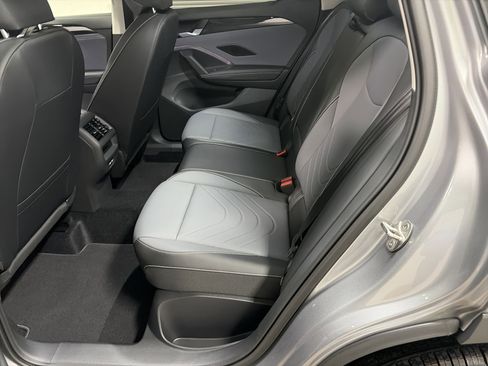 New 2026 Volkswagen Tiguan SE image 24