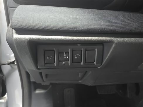 Used 2021 Subaru Outback Premium image 11