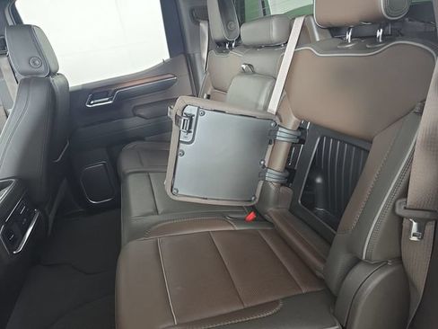 Used 2023 GMC Sierra 1500 Denali w/ Technology Package AWD/4WD image 32
