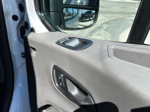 New 2026 Ford Transit 250 148 Medium Roof w/ Load Area Protection Package RWD image 18