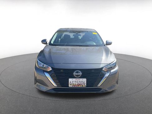 Used 2025 Nissan Sentra SV image 4