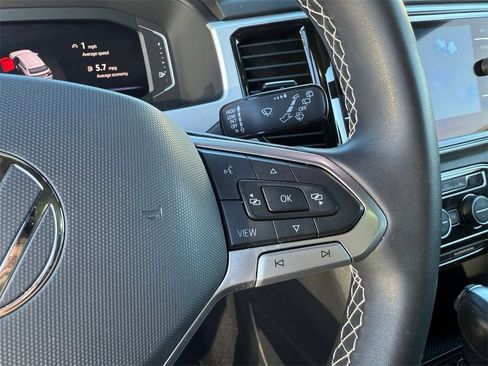 Used 2022 Volkswagen Atlas Cross Sport SE w/ Panoramic Sunroof Package image 14