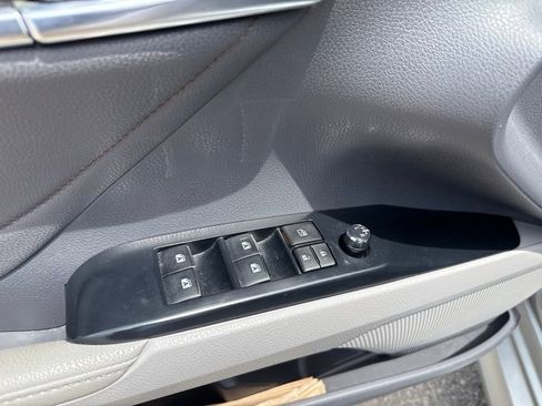 Used 2018 Toyota Camry XLE FWD image 22