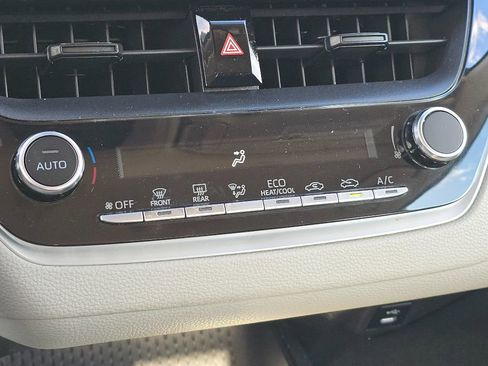 Used 2023 Toyota Corolla LE image 21