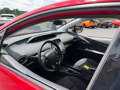 Used 2020 Toyota Prius Prime LE FWD image 7