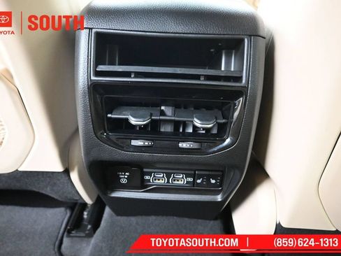 Used 2023 Jeep Grand Cherokee Limited w/ Luxury Tech Group II AWD/4WD image 32