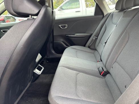 Used 2025 Kia K4 LXS image 11