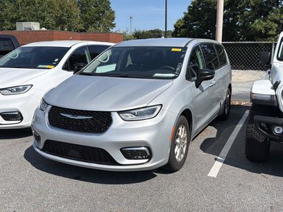 Used 2024 Chrysler Pacifica Touring-L