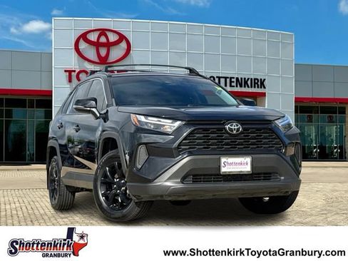 Used 2023 Toyota RAV4 XLE FWD image 1