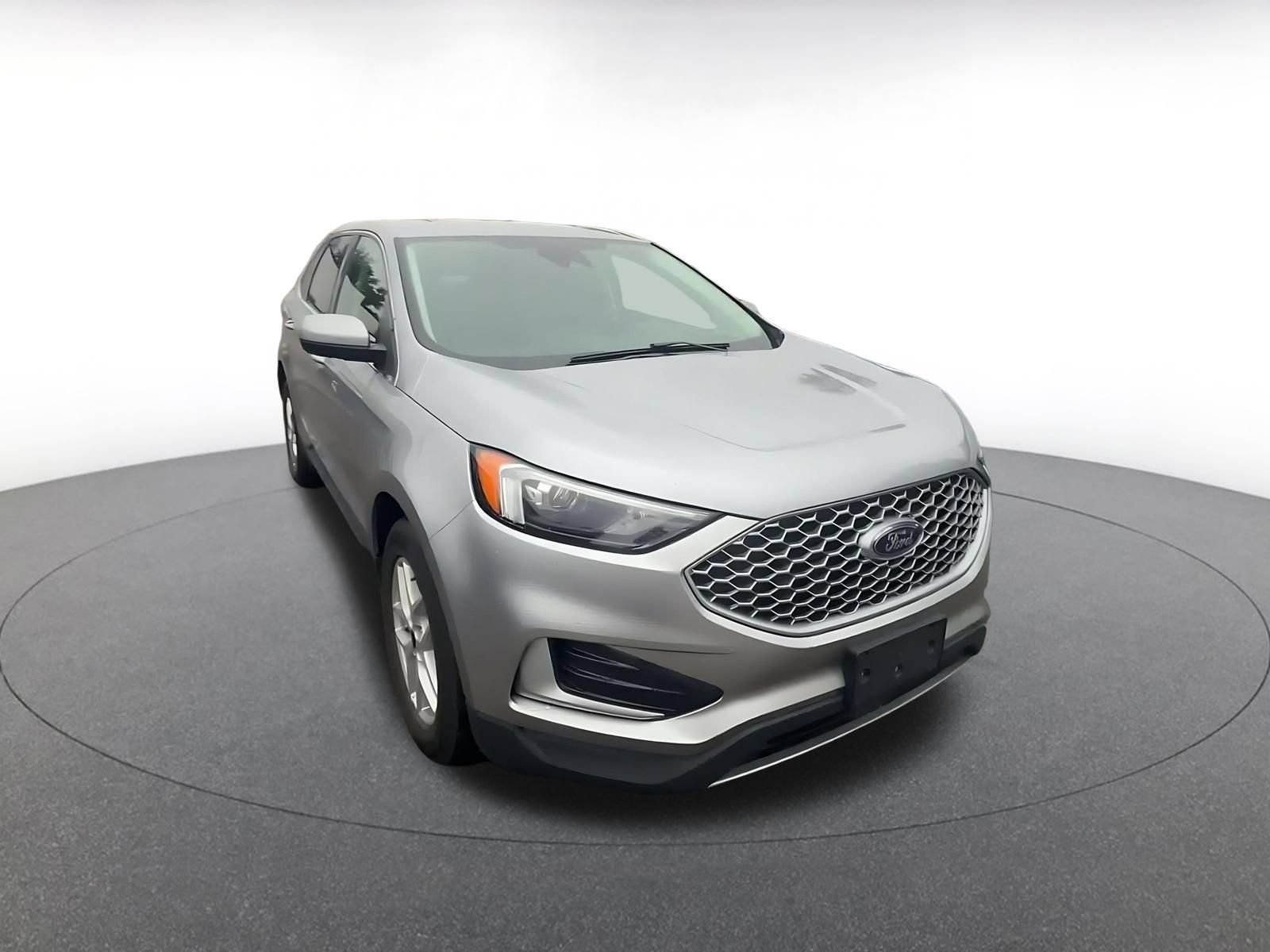 Used 2024 Ford Edge SEL AWD/4WD image 3