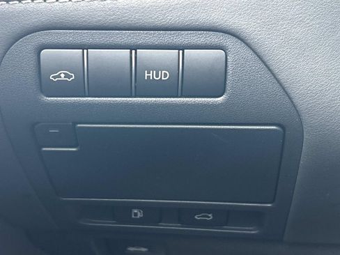 Used 2023 Lexus LS 500 AWD w/ Interior Upgrade Package image 28