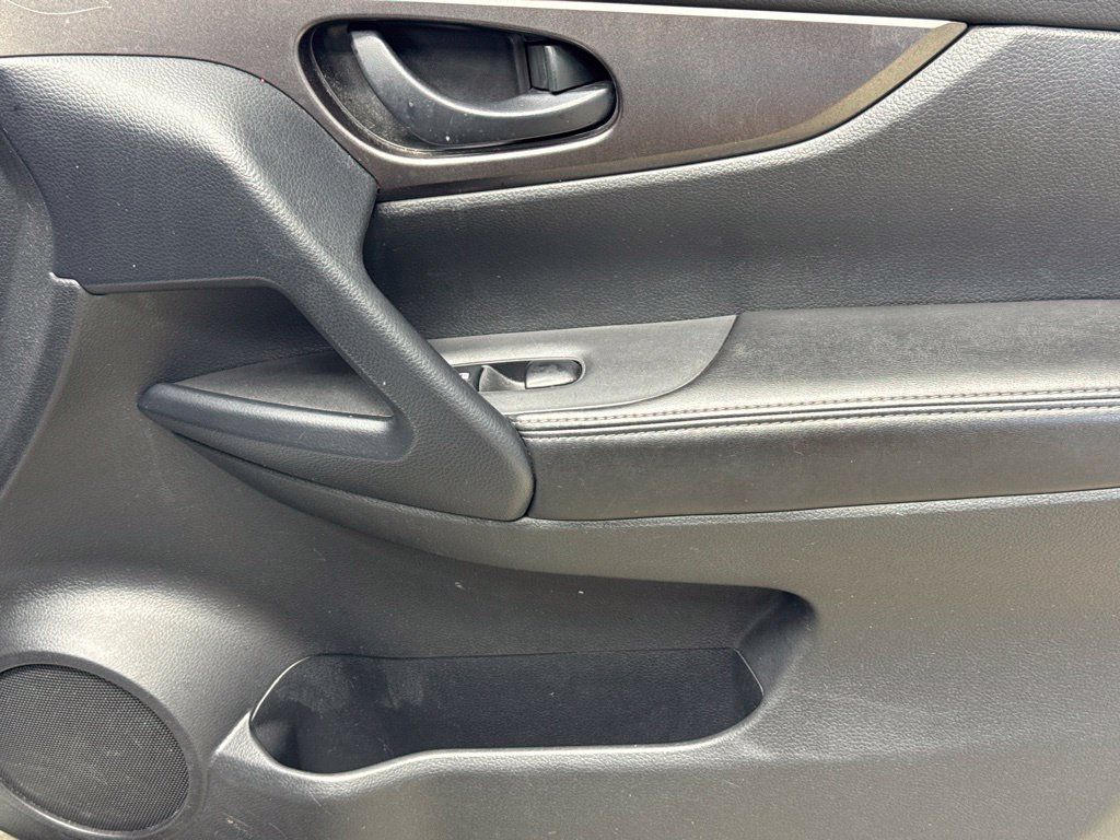 Used 2022 Nissan Rogue Sport S FWD image 26