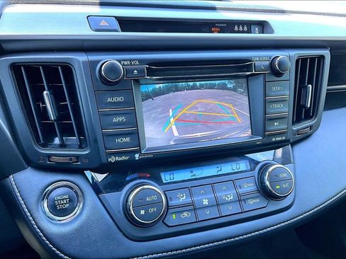 Used 2018 Toyota RAV4 XLE AWD/4WD image 14