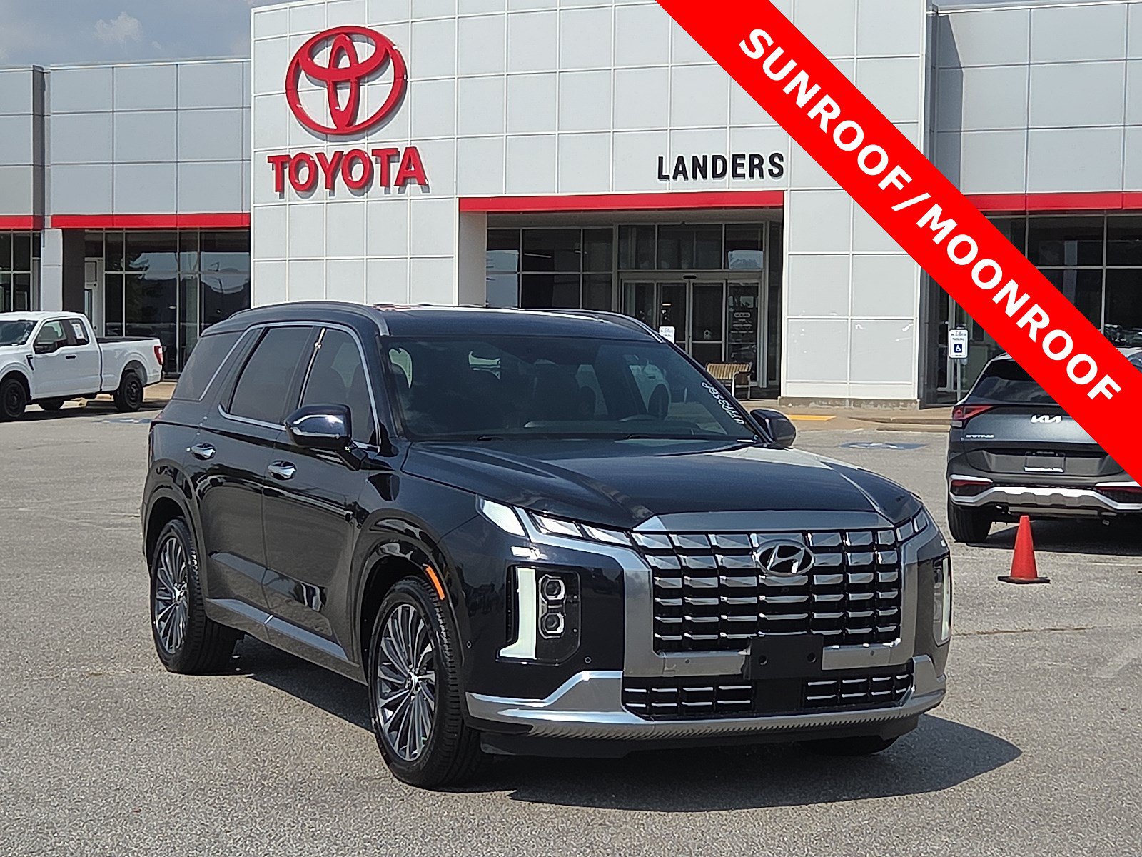 Used 2024 Hyundai Palisade Calligraphy FWD image 1