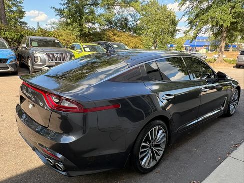 Used 2019 Kia Stinger RWD image 6