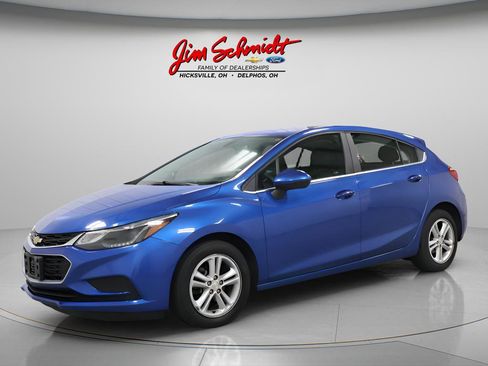Used 2017 Chevrolet Cruze LT w/ Convenience Package image 2