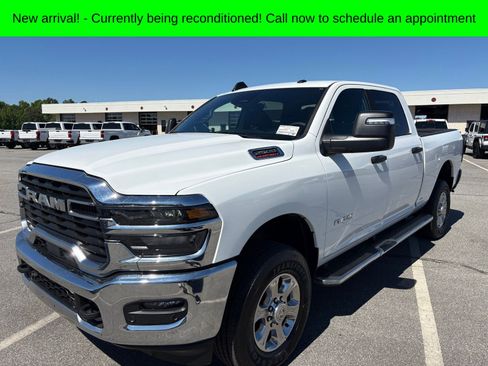Used 2026 RAM 2500 Big Horn AWD/4WD image 3