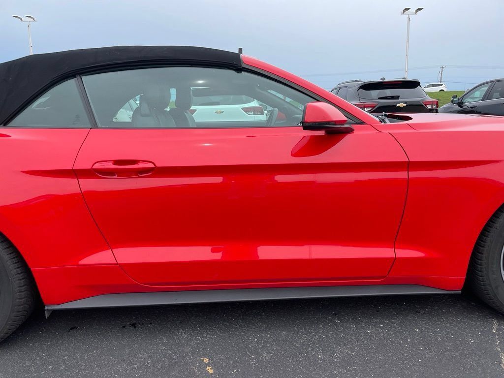 Used 2018 Ford Mustang Premium RWD image 35