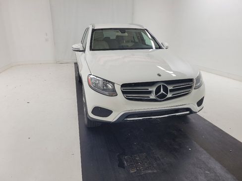 Used 2019 Mercedes-Benz GLC 300 w/ Premium Package image 14