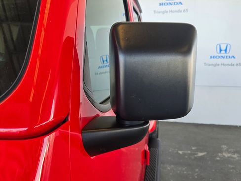 Used 2024 Jeep Gladiator Sport AWD/4WD image 21