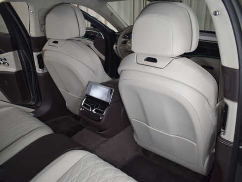 New 2026 Bentley Flying Spur Plug-In Hybrid AWD/4WD image 21