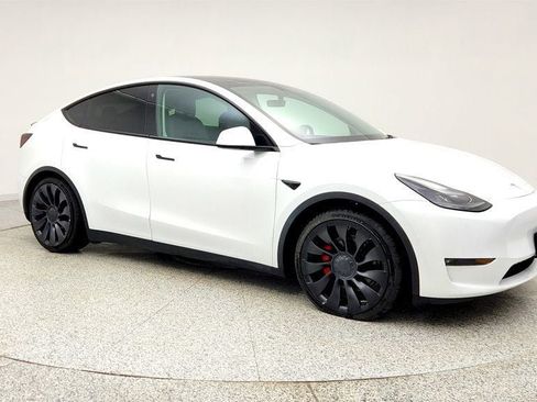 Used 2023 Tesla Model Y Performance image 3