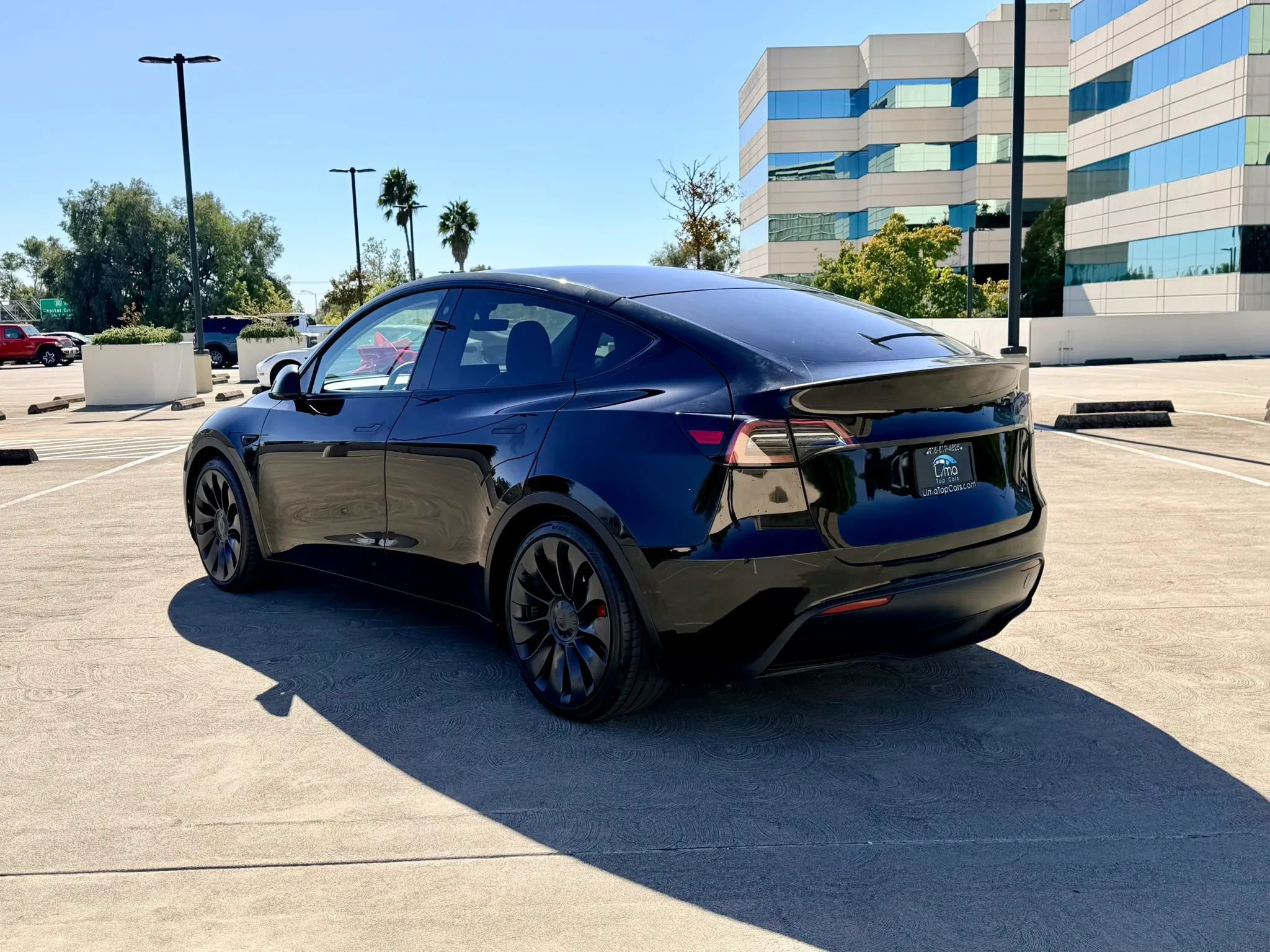 Used 2023 Tesla Model Y Long Range AWD/4WD image 11