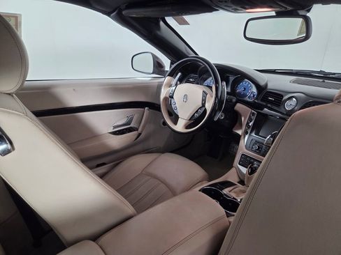 Used 2011 Maserati GranTurismo Convertible RWD image 31