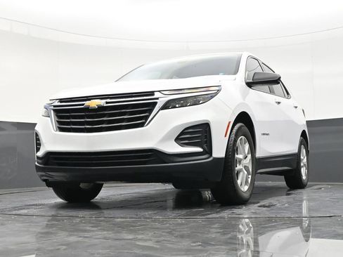 Used 2023 Chevrolet Equinox LS FWD image 27