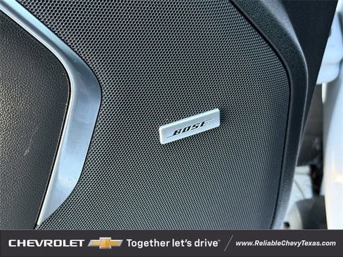 Used 2023 Chevrolet Suburban Premier image 31