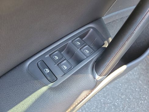 Used 2019 Volkswagen GTI SE image 20