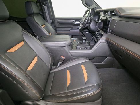 Used 2023 GMC Sierra 1500 AT4 w/ AT4 Premium Package AWD/4WD image 16