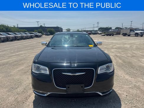 Used 2016 Chrysler 300 C AWD/4WD image 9