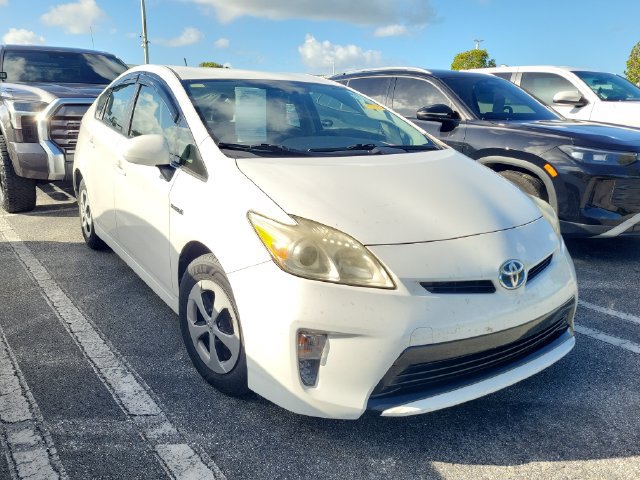 Used 2015 Toyota Prius Two FWD image 2
