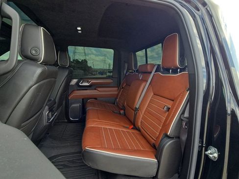 Used 2025 GMC Sierra 2500 Denali Ultimate image 18