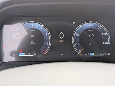 New 2025 Jeep Grand Cherokee Altitude image 17