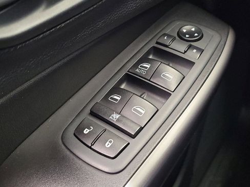 Used 2020 Jeep Cherokee Latitude w/ Cold Weather Group AWD/4WD image 27